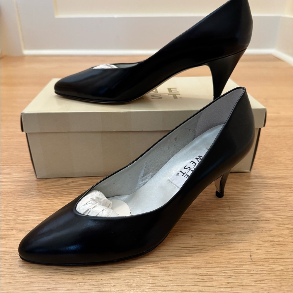 Nine West Faith Black Leather Pump Size 7.5 M